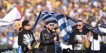 Ulises cantó en la previa de la final que Boca ganó en el Kempes (Ramiro Pereyra / La Voz).