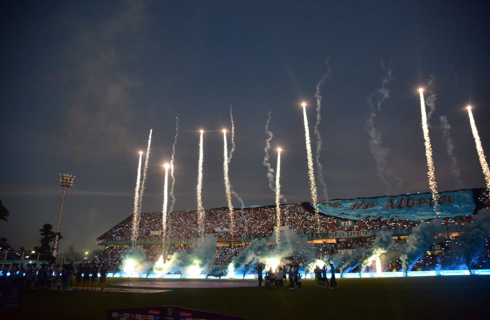 El tremendo recibimiento de la hinchada de Belgrano previo al duelo con Racing