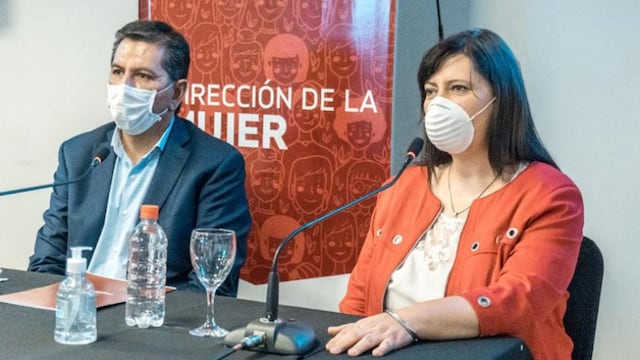 El ministro de Desarrollo Humano y Promoción de San Juan, Fabián Aballay, y la directora de Mujer, Adriana Ginestar durante el anuncio de la nueva línea para denunciar violencia de género.
