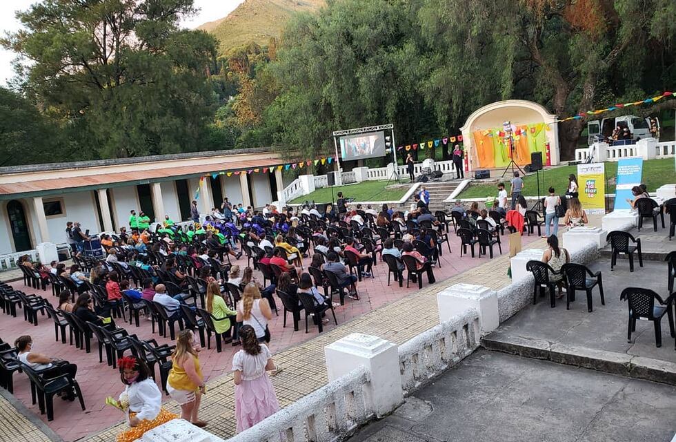 La Falda celebró la inclusión en el histórico teatrino del Hotel Edén