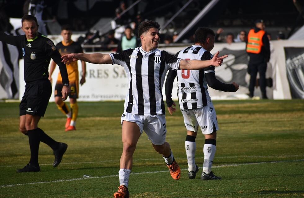Fernando Bersano convirtió un gol para el “lobo mendocino” en la victoria 3 a 0 ante Mitre de Santiago del Estero