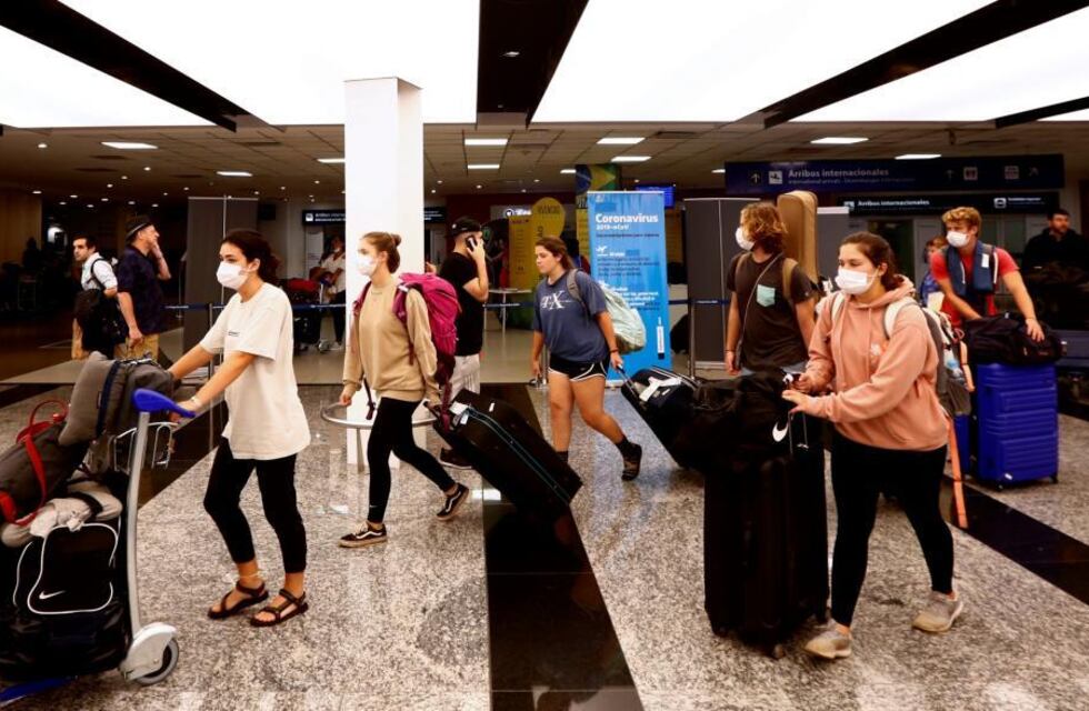 Variante Delta: más de cien países cierran sus fronteras e imponen restricciones