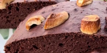 Brownie con manzanas arenosas.