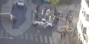 El momento en el que automovilista chocó a un manifestante del Suoem en Córdoba.