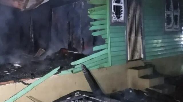 Investigan un incendio que destruyó la oficina de Ecología en Jardín América.