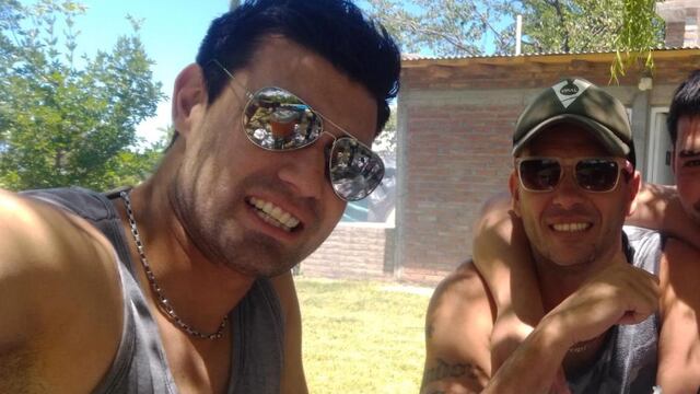 Los heroes, Gonzalo Funes y Tadeo de la Ruina (de gorra)