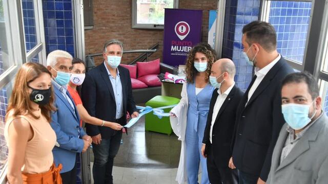 El intendente Martín Llaryora y la ministra Claudia Martínez, en la inauguración.