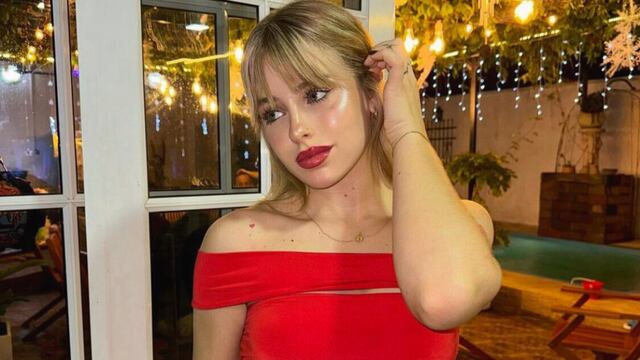 Coti Romero deslumbra en microbikini floreada desde Brasil