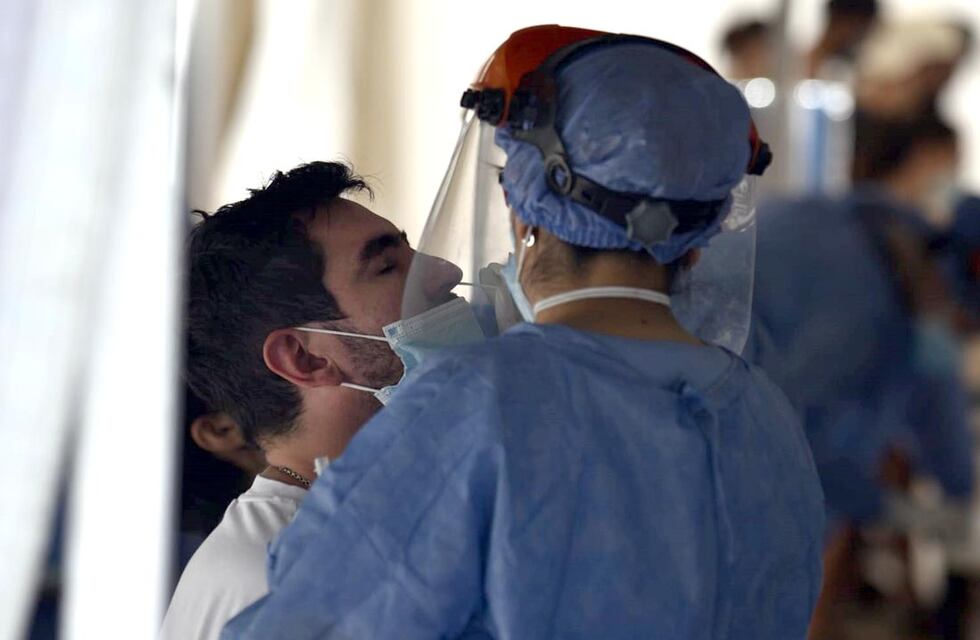 El Ministerio de Salud confirmó que hay circulación comunitaria de la variante Ómicron