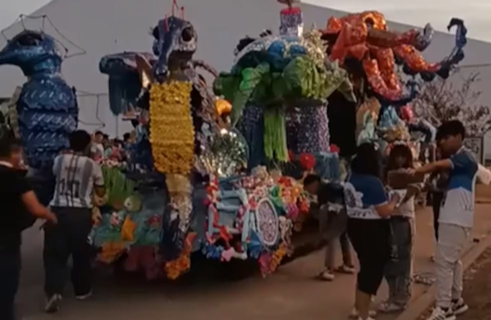 FNE 2024: Los “Lobos” de la EET “Escolástico Zegada” abrieron el primer desfile