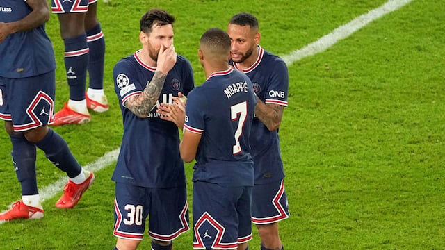 Un jugador del PSG fue asaltado por una trabajadora sexual. (AP)