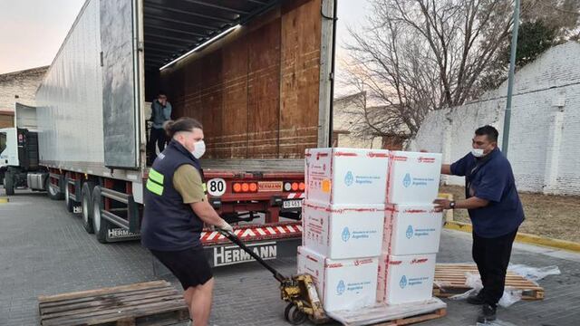 La Provincia recibió 125.580 dosis de Moderna para segundas dosis (La Voz).