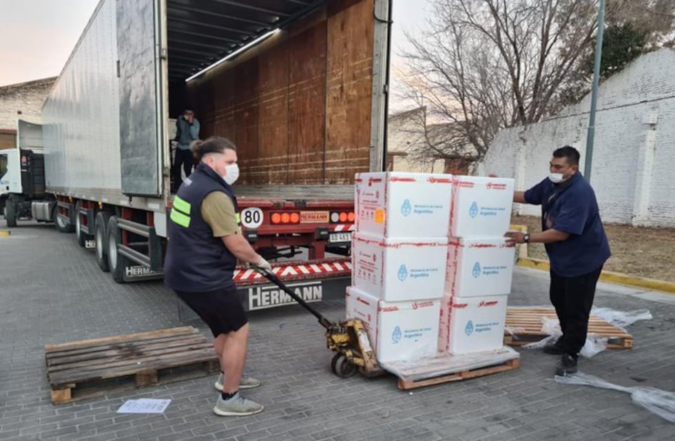 Vacunación en Córdoba: llegaron dosis de Moderna