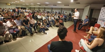 Junto a los correligionarios misioneros y la visita de Facundo Manes.