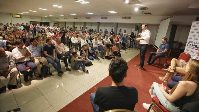 Junto a los correligionarios misioneros y la visita de Facundo Manes.