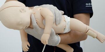 La maniobra de heimlich ( Foto: Adaarc)