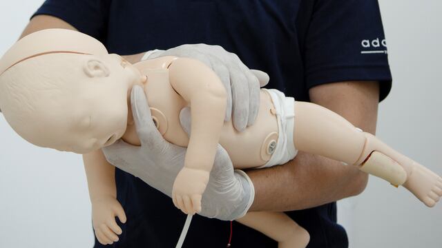 La maniobra de heimlich ( Foto: Adaarc)