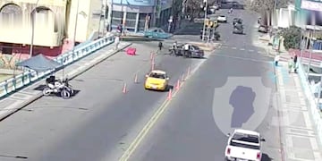 Bebé reanimado por la Policía en el Puente Avellaneda. (Captura video)