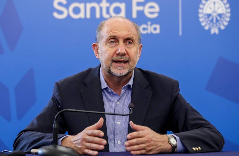 “Es inaceptable”, dijo Omar Perotti sobre el teléfono del jefe de “Los Monos”