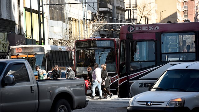 Marcha piquetera nacional. Complicaciones en el tránsito en el centro de Córdoba. (Pedro Castillo / La Voz)
