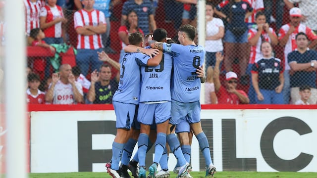 El abrazo de todos en Belgrano, tras golear 3 a 0 a Unión. (Prensa Belgrano).