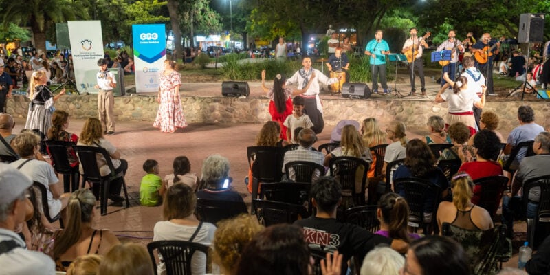 La Peña en tu Ciudad cierra el 2025 en la Plaza de la Intendencia de Córdoba.