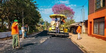 Continúan los trabajos de asfaltado en Eldorado.