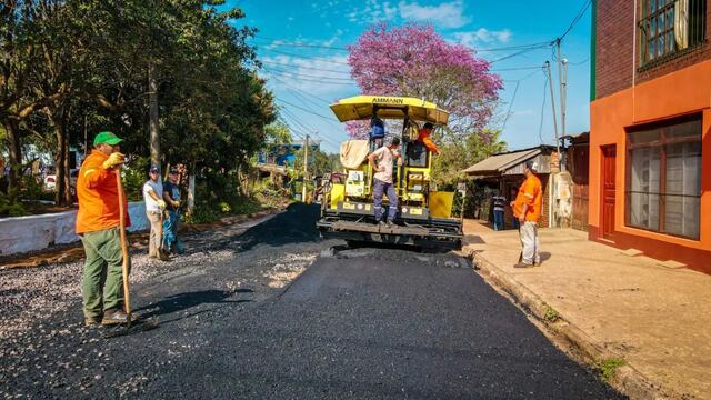 Continúan los trabajos de asfaltado en Eldorado.