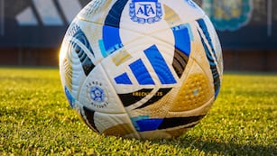 La Argentum 25, la nueva pelota del fútbol argentino (AFA)