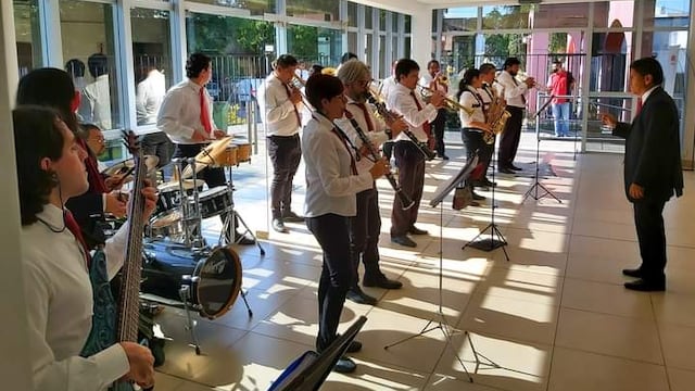 La banda 25 de Mayo en sus presentaciones de fin de año, siguiendo los protocolos de bioseguridad e higiene.