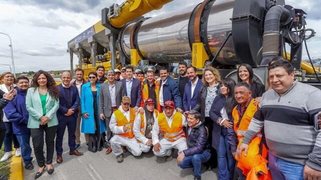 Vuoto presentó junto al Ministro De Pedro la nueva fábrica de asfalto en caliente