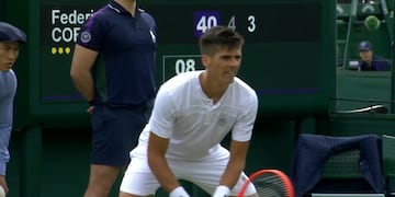 El tenista de 29 años perdió terreno después de ganar el segundo set y falló en momentos clave del partido.