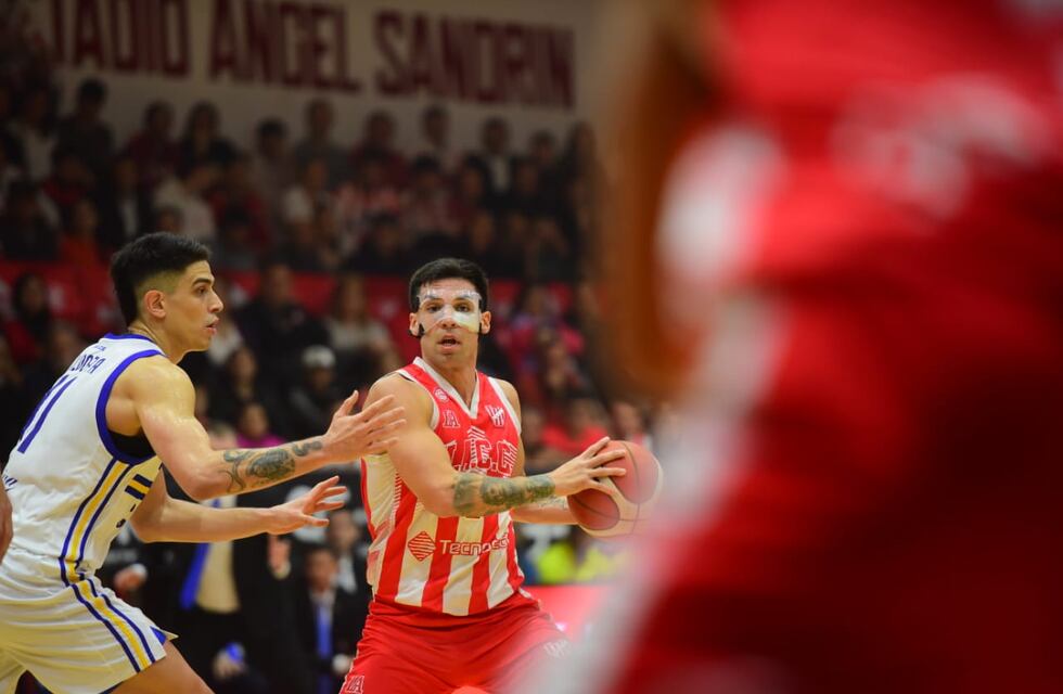 A Instituto no le alcanzó como local y Boca tomó la delantera en la final de Liga Nacional