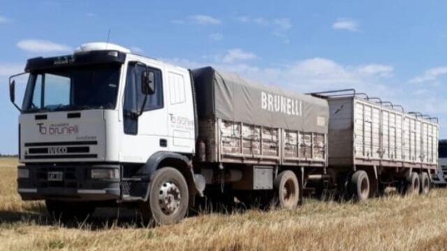 Camión con acoplado. Imagen Ilustrativa.