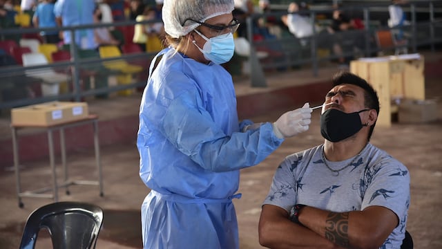 Los casos aumentan a paso firme en todo el país, pero las internaciones no registran aumentos bruscos. (Martín Llampayas)