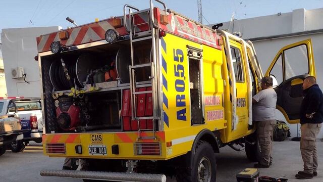 Santa Fe envía 41 brigadistas y bomberos a Misiones para combatir los incendios en Corrientes.