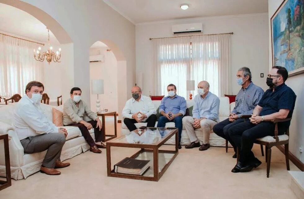 El senador de Río Negro participó de una reunión con referentes políticos en Misiones