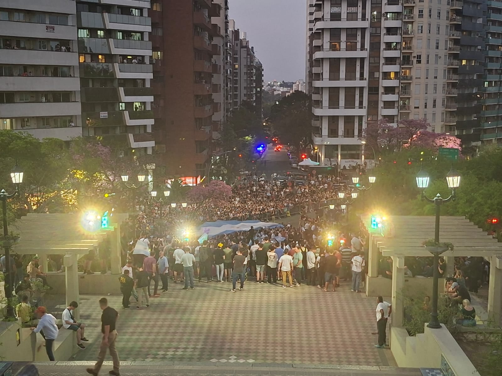 Acto de Javier Milei en el Parque Sarmiento. (Nicolás Bravo / La Voz)
