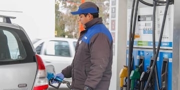 Cómo tener hasta 30% de descuento en YPF cargando nafta en la madrugada.