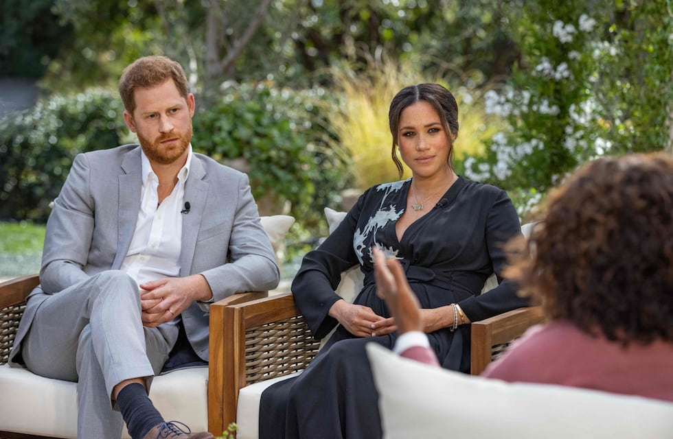 Meghan Markle y el Príncipe Harry acusaron de racismo a miembros de la Corona Británica