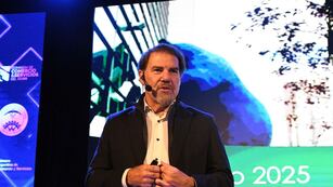 Claudio Zuchovicki, gerente de Desarrollo de Mercado de Capitales de la Bolsa de Comercio de Buenos Aires y especialista en finanzas, estuvo presente en el segundo Business Summit del CCIRR