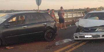 Cuádruple choque sobre el puente San Roque González de Santa Cruz.