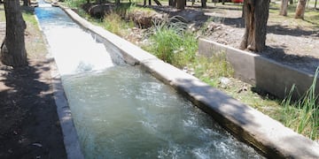 Canal pegado al parque. Chachingo, en Maipú donde murió una mujer ahogada.