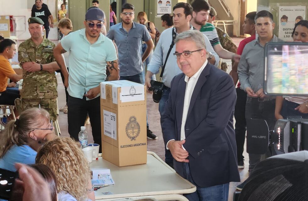 Elecciones en Catamarca: votó Raúl Jalil, el gobernador va por su reelección y pidió que “vayan a votar tranquilos”