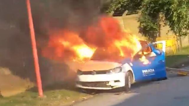 Así quedó el patrullero incendiado en Chabás.