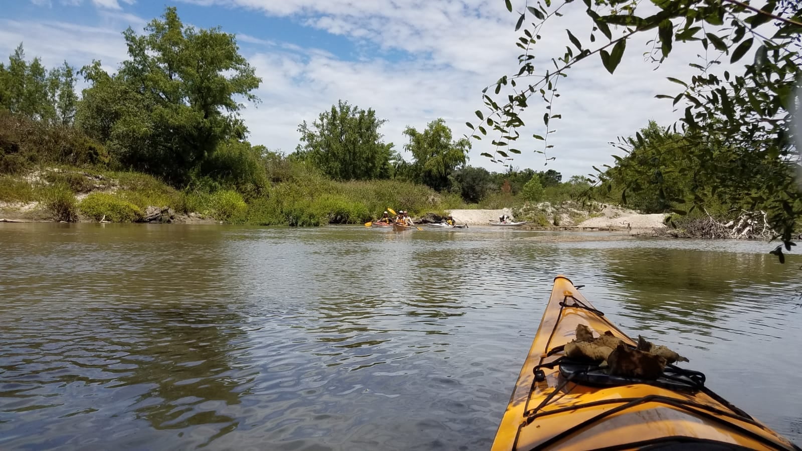 Puerto Yeruá: en el monte, Laurta había escondido un kayak para escapar con su hijo.