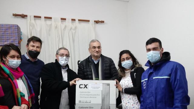 Calvo entregó elementos a los Bomberos Voluntarios de Frontera