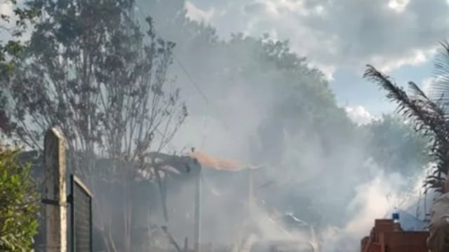Dos incendios en pocas horas dejaron un muerto y cuantiosos daños en Hipólito Irigoyen y Puerto Rico.