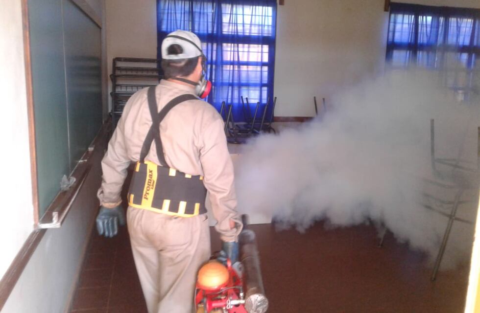 Inicio de clases: el municipio de Oberá inicio con la tarea de limpieza en los establecimientos educativos