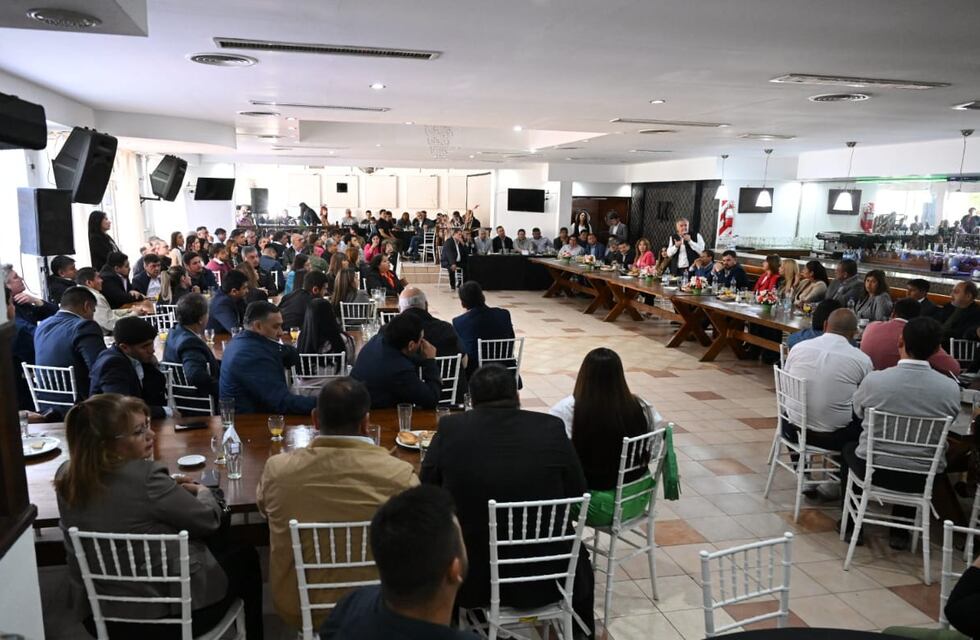 Jaldo y Monteros encabezaron un balance con intendentes y concejales